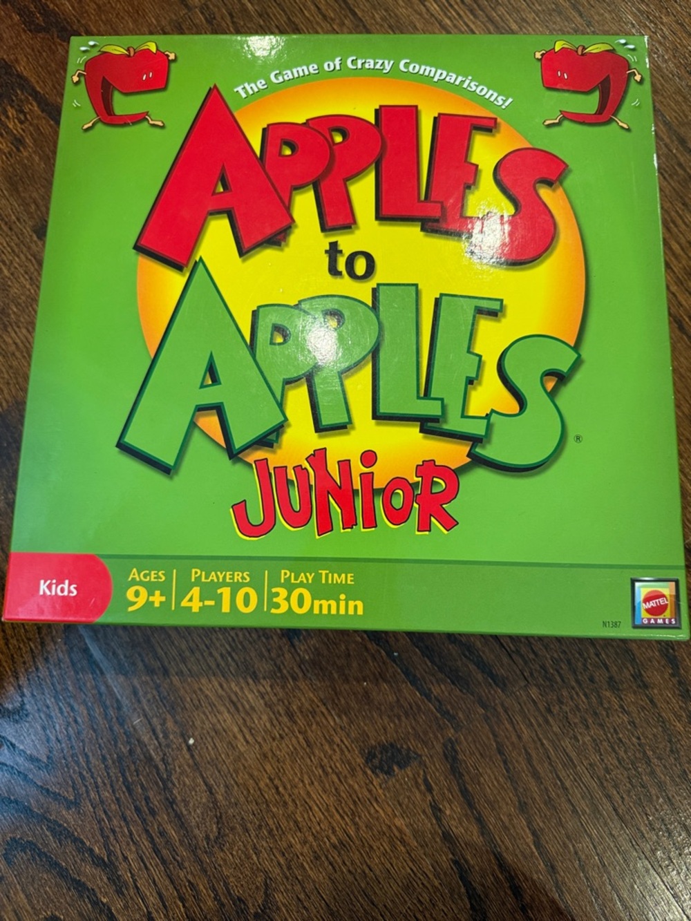 Mattel Apples to Apples Junior Board Game - Green & Red